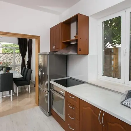 Holiday King - Four Bedroom House With Terrace * Dubrovnik