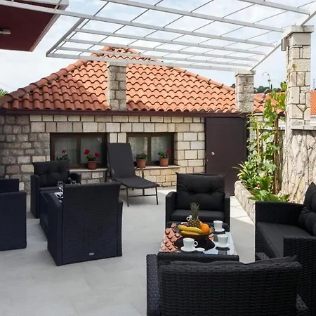 Lägenhet Holiday King - Four Bedroom House With Terrace