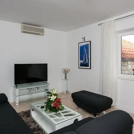 Holiday King - Four Bedroom House With Terrace Appartamento Ragusa