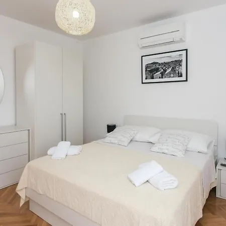 公寓 Holiday King - Four Bedroom House With Terrace *